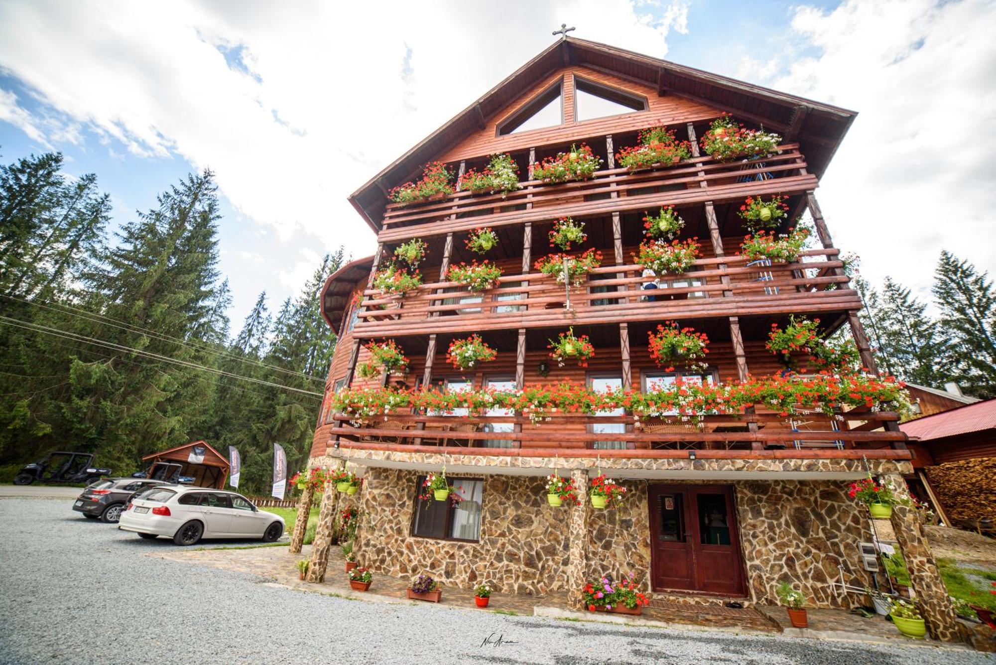 Hotel Casa Binu Arieşeni Exteriér fotografie